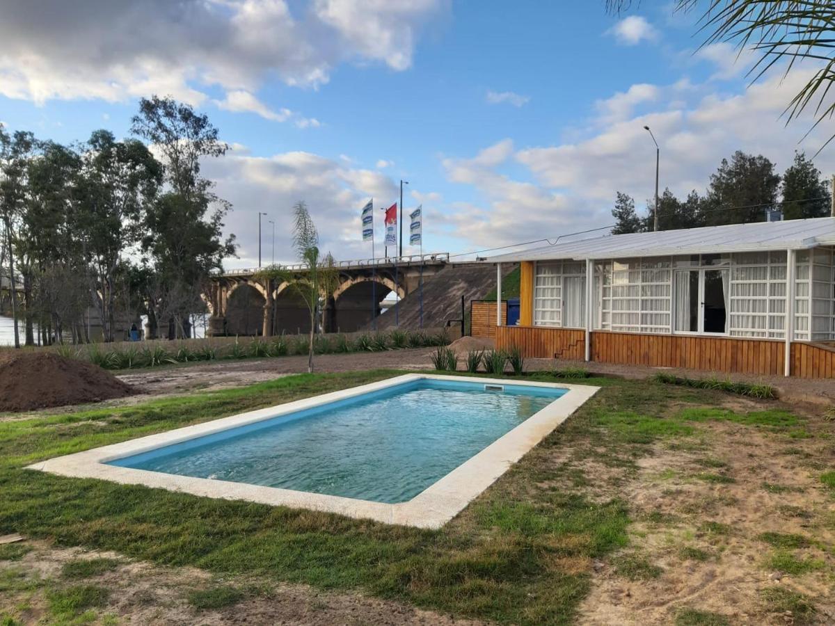 Hotel Terrazas Del Rio Negro Centenario Екстер'єр фото